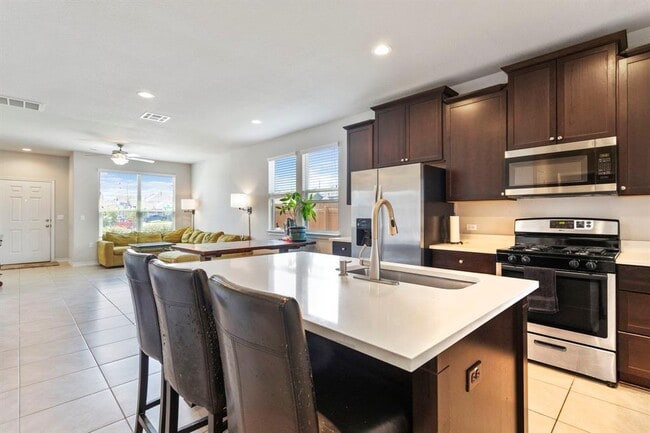 Photo - 1912 Los Olivios Wy