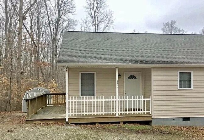 Building Photo - 118 Lily Dr
