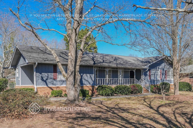 Building Photo - 2395 Springdale Dr