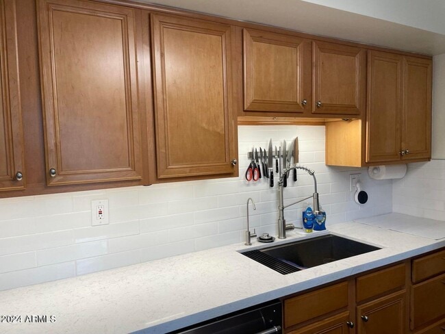 Photo - 4610 N 68th St