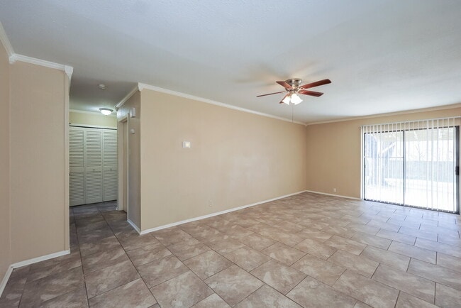 Photo - 7531 Lago Frio