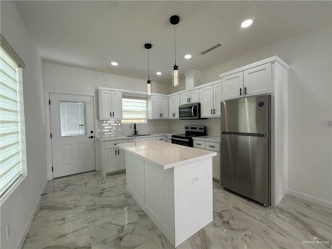 2301 E San Andrea St Unit 4