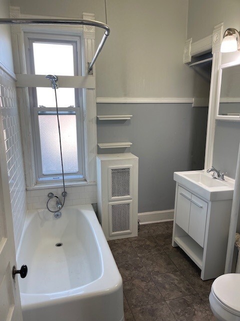 Photo - 122 Elgin Ave Unit 2