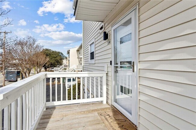 Photo - 334 N 1st St