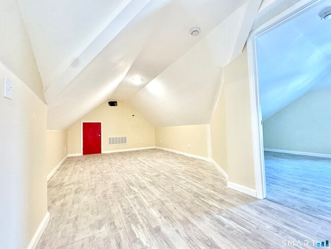 Photo - 129-131 Highland Ave Unit 4