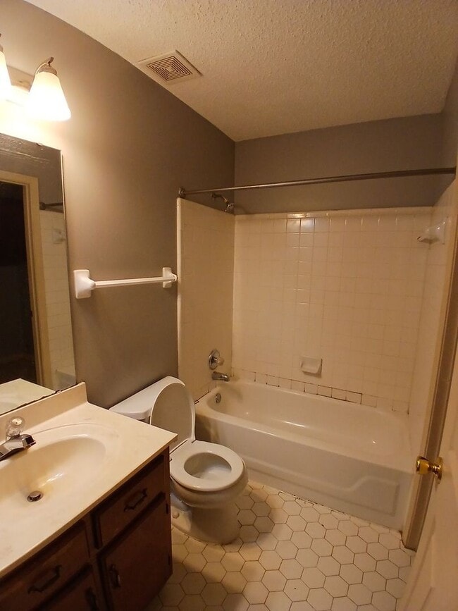 Photo - Spacious Home on Quiet Street - Open To Section 8