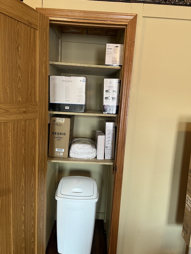 Photo - 103 W Railroad St