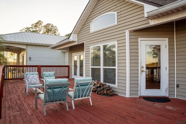 Photo - 2572 Gulf Breeze Ave