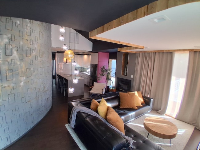 Photo - 603 38th St W