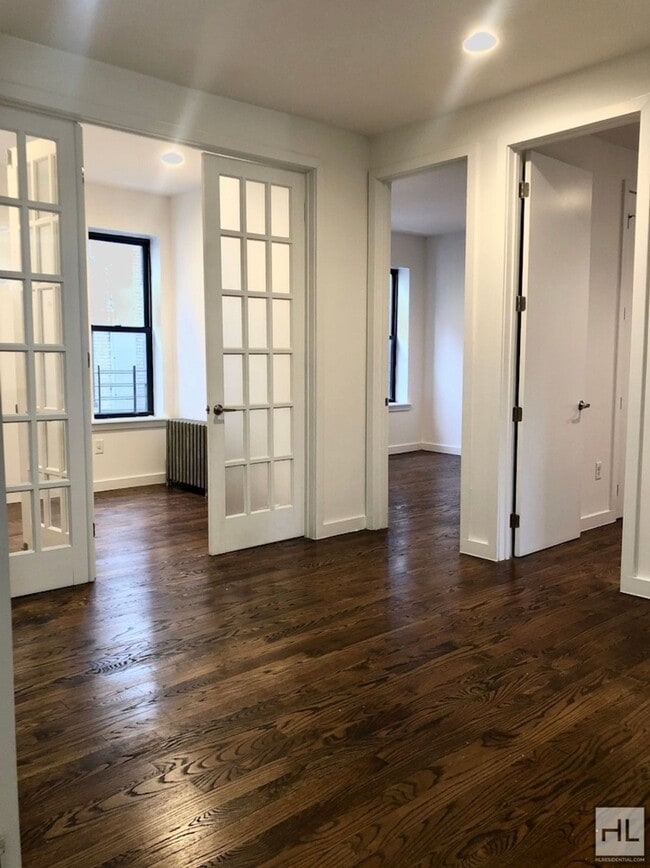 Building Photo - EASTERN PARKWAY / Spacious Crown Heights 3...