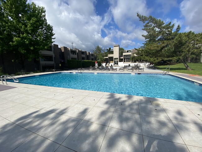 Gorgeous Pool - 1 River Rd Condo Unit 2F