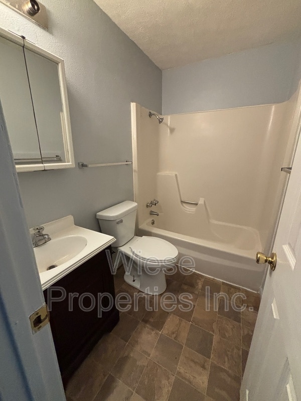 Photo - 824 E Ridgely Ave Condo