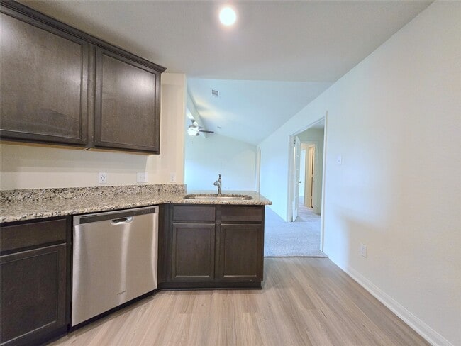 Photo - 380 Stone Gage Dr