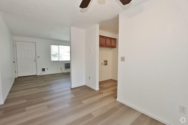 Building Photo - 2941-2943 W. Madison Ave Unit 2943 W. Madison Ave Rental