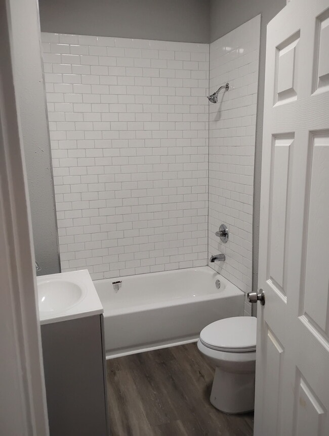 Photo - 1105 Azalia St
