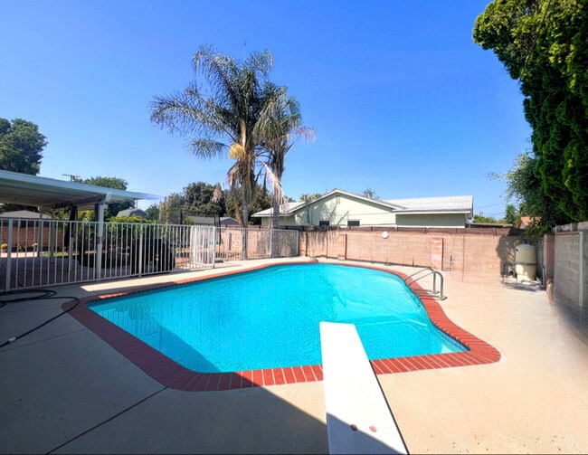 Building Photo - 9601 Comanche Ave Rental