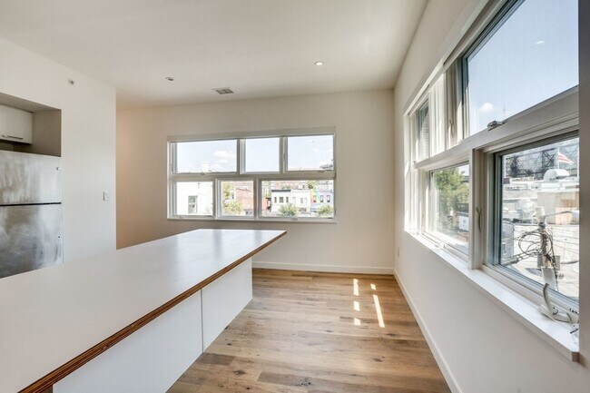 Photo - 1932 9th St NW