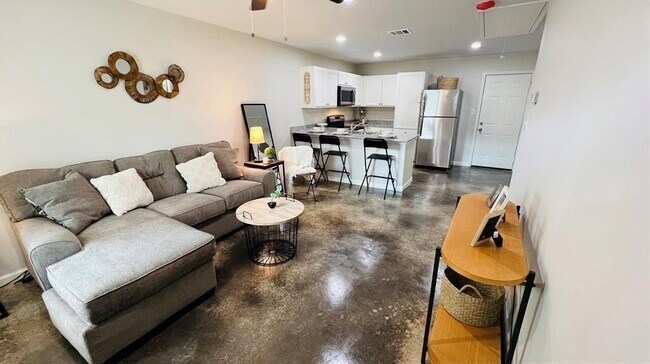 Photo - 635 Doctor M.L.K. Jr Dr