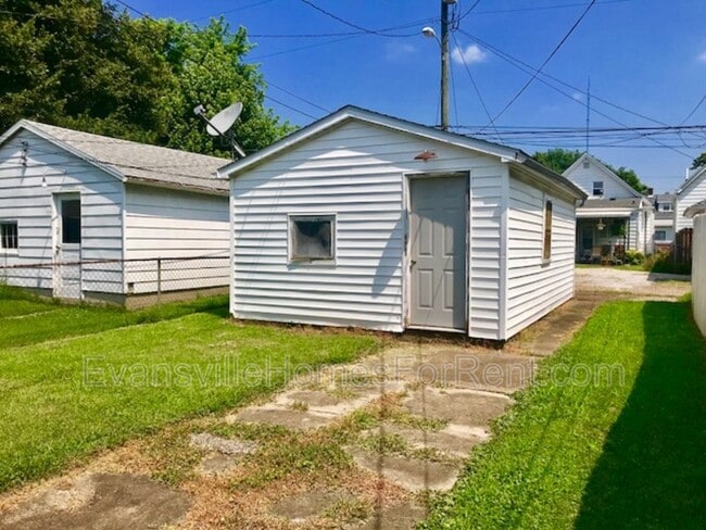 Photo - 2119 W Michigan St