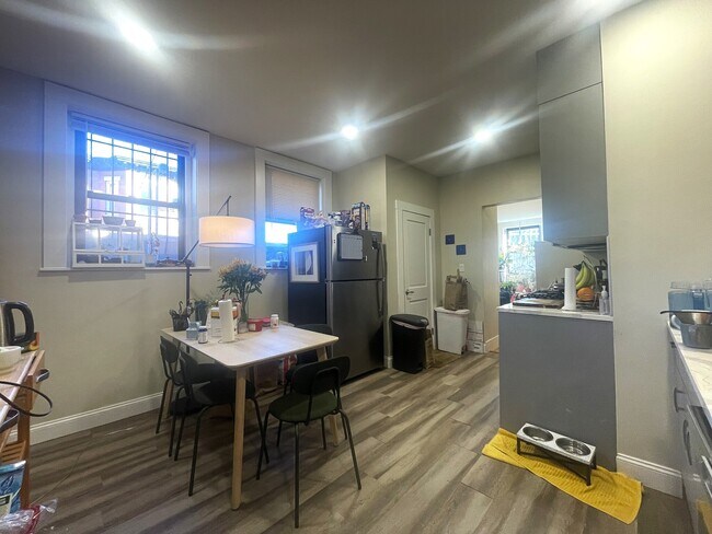 Photo - 1914 Beacon St Unit 1