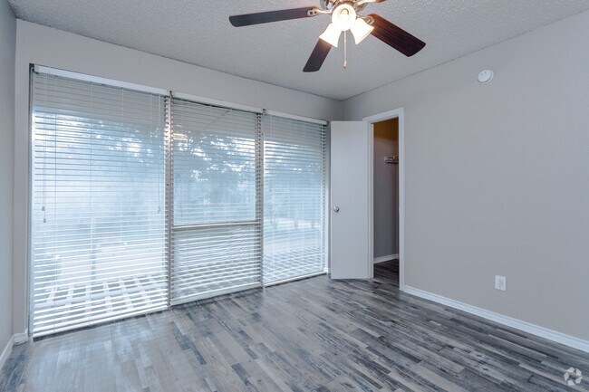 1BR,1BA - 572SF BUCKINGHAM A1 - BATHROOM - UPPER E APARTMENTS