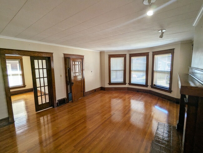 Photo - 353 W 10th St Unit 353 W 10th St