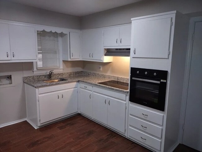 Photo - 4707 Wellborn Dr