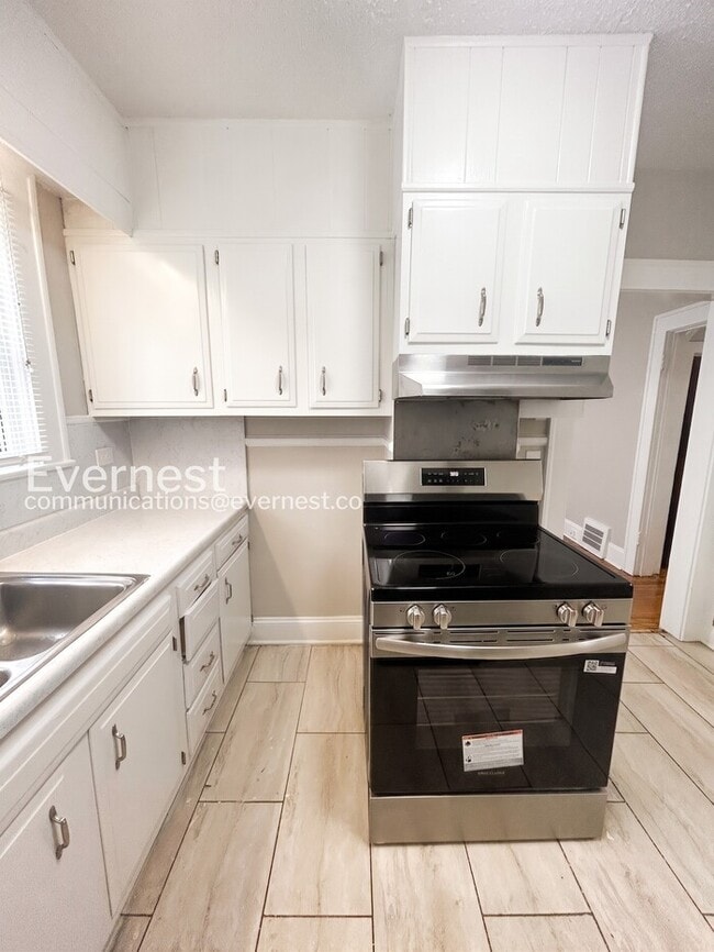 Photo - 856 N Cameron Ave