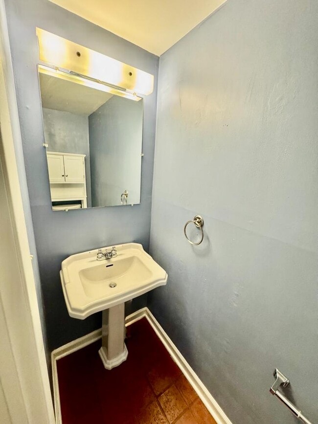 Photo - 105 Yorkshire Ct