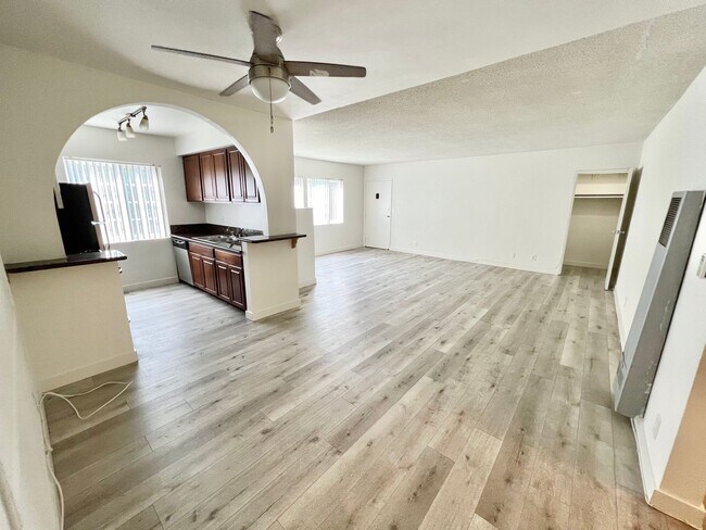 3728 S Bentley Ave Unit 1