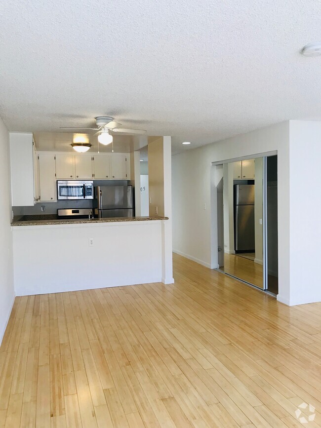 Building Photo - 2485 Sawtelle Ave Los Angeles, CA 90064 Unit 201 Rental