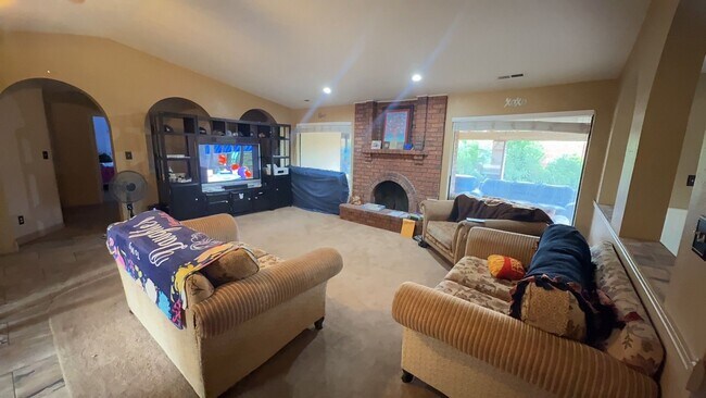 Photo - 4 Bed 2.5 Bath Home for Rent