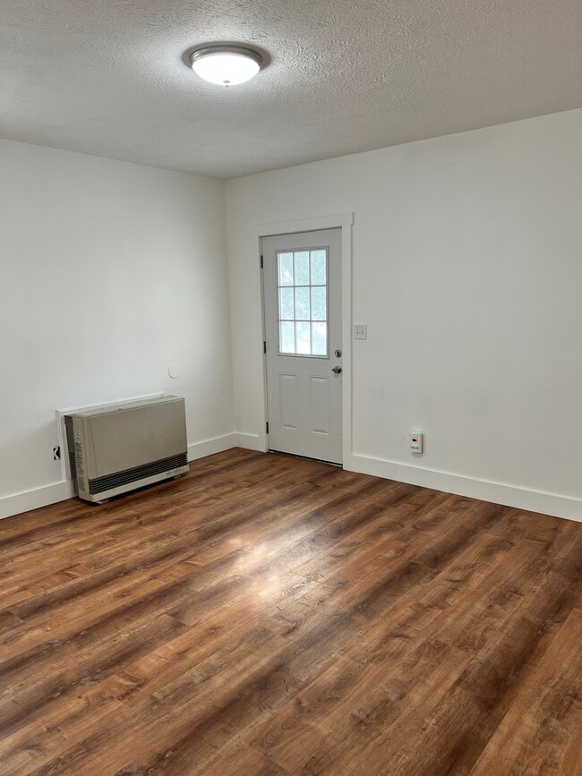 Building Photo - 94 Graham St Unit 102