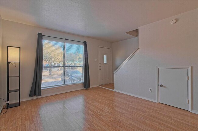 Photo - 3004 Whisper Oaks Ln Unit D