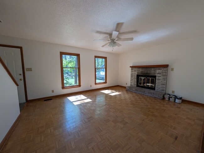 Photo - 2301 Wade Hampton Rd