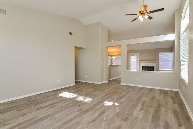 Photo - 1864 Praline Cir