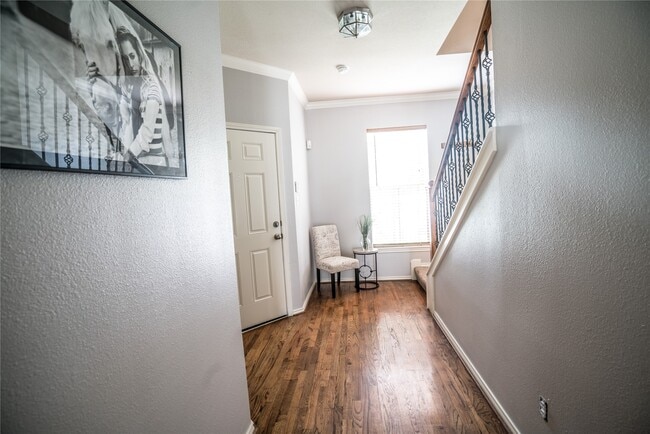 Photo - 548 W 27th St