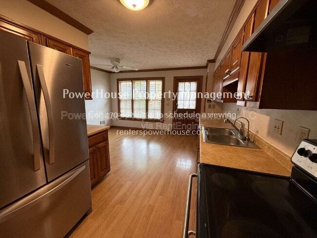Photo - 3209 Henderson Walk