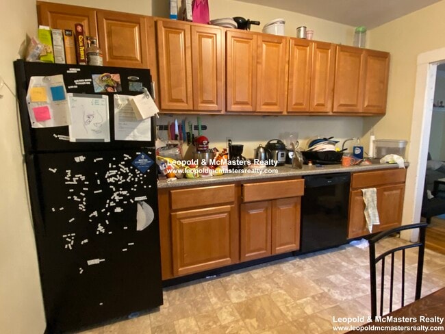 Building Photo - 28 Quint Ave Unit 5