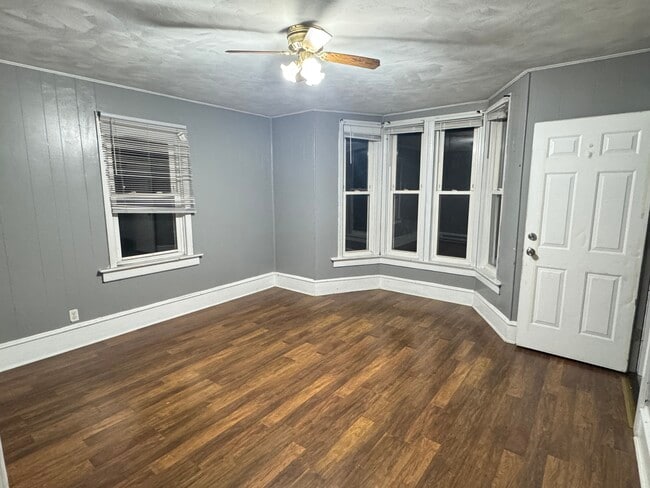 Building Photo - 19 Covell St Unit 2