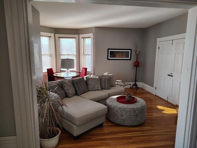 Photo - 357 Lafayette St Unidad 2