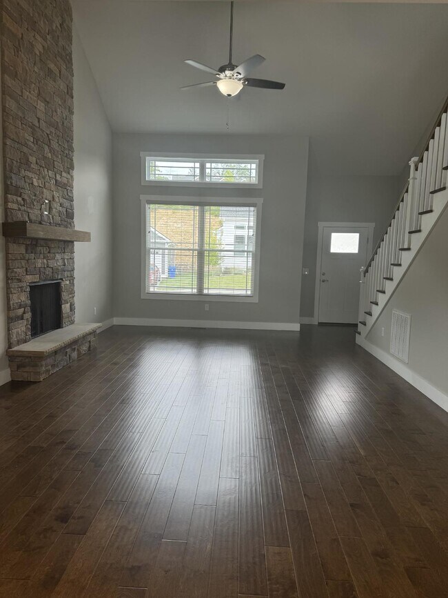 Photo - Three bedroom , 2.5 bathroom home in The C...