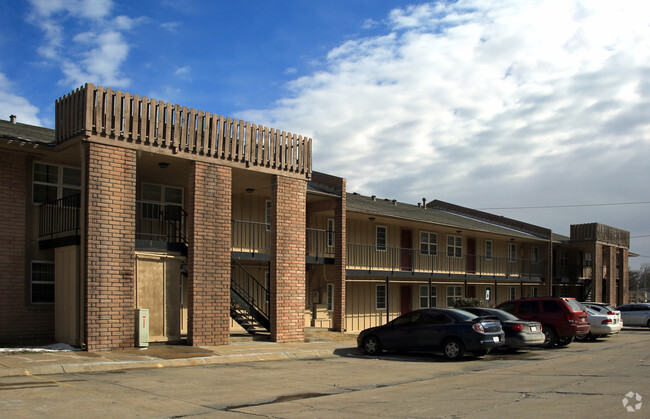 Building Photo - Brookhaven Plaza Rental