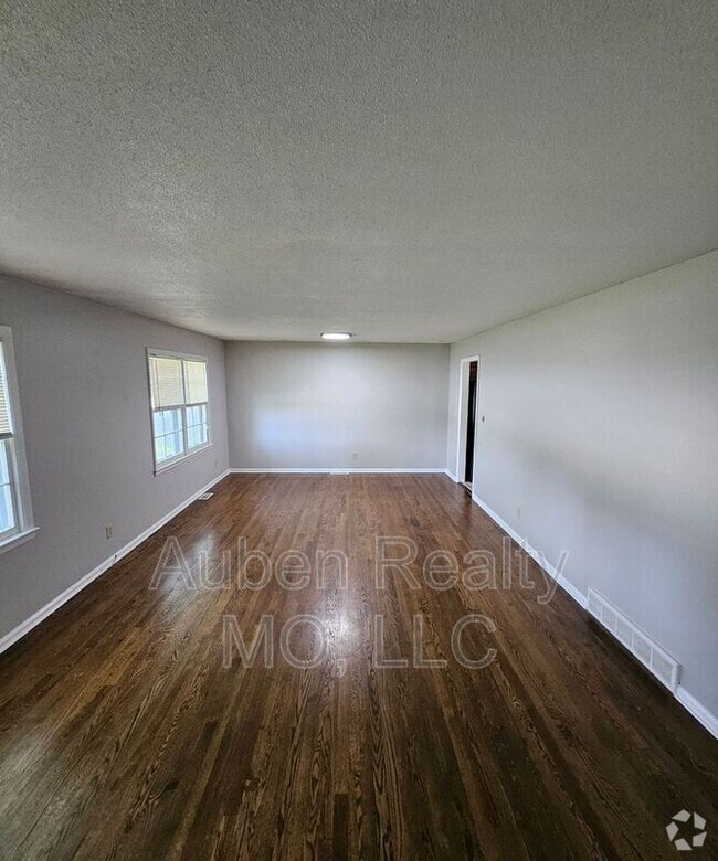 Building Photo - 9121 Blue Ridge Blvd Rental