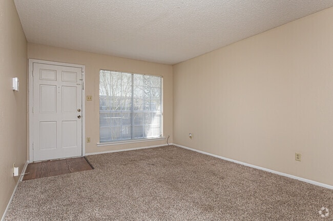 2 BR, 1.5 BA - 950 SF - Holly Place