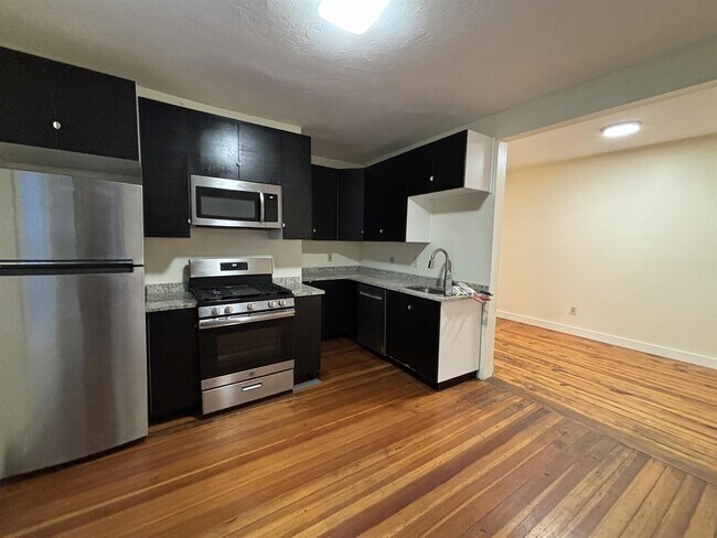 Building Photo - 68 Pleasant St Unit 66-3 Rental