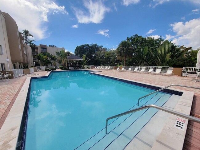 Photo - 7725 SW 86th St Condominio