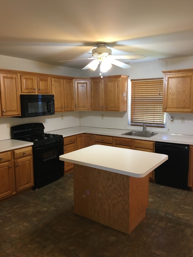 Photo - 1802 Harrison Ct