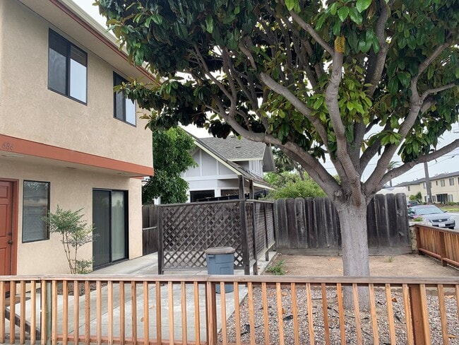 Building Photo - Ocean Ave (686) Unit A