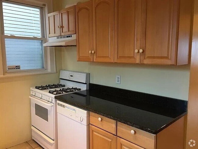 Building Photo - 95 Zabriskie St Unit 2 Rental
